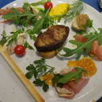 キャトルラパン - アミューズ