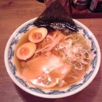 ラーメン鈴弥 - 玉醤油：７５６円+大盛：１０８円（税込）【２０１５年７月撮影】