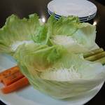 カトマンドゥカリーPUJA - ファミリーコース：スティックサラダ