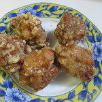 Karaage Takara - 唐揚げ（しお）１人前５個２８０円。唐揚げは作り置きせずに注文してから揚げてくれるので７－８分車で待ちました。
                      