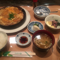 新宿割烹 中嶋 - いわし柳川鍋（税込900円）とお刺身ハーフ（税込350円）