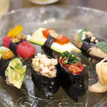 Garden Sushi - ●お寿司盛り合わせ
            見た目もきれいで彩り鮮やかです。