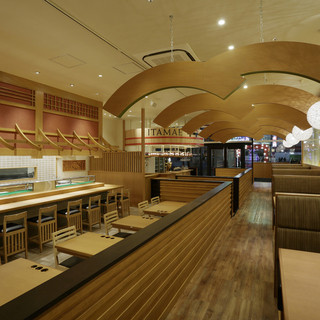 天高もあり開放感ある店内！