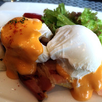 R restaurant & bar - 