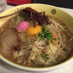 大麓ラーメン 麓郷舎より - 醤油ラーメン極太麺です。