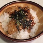 大麓ラーメン 麓郷舎より - ミニ豚丼、200円です。