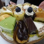 銀座ウエスト 銀座本店  - ケーキセットで、ケーキを席で選びます。