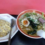 宝美楼 - ラーメン半炒飯　900円