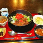 パスカル清見 - 飛騨の牛すじ煮込み丼\1050(税抜き)