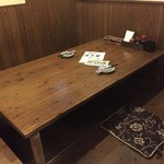 島料理 海響 - 掘りごたつテーブルです。