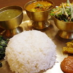 タカリバンチャ - タカリランチセット(ダルバート)