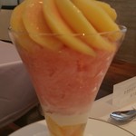 和光ティーサロン - ピーチパフェ１