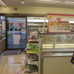 セブンイレブン - 北側にも　Pと入口