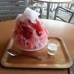上野の森PARK SIDE CAFE - かき氷（ミルクいちご）