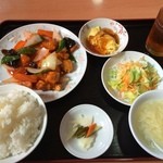 味鮮館 - Aランチ（酢豚）700円です