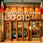 Torattoria pizzeria logic - オシャレな入口が目印！