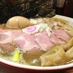 煮干中華そば鈴蘭 中野店 - 特製煮干そばの丼表面