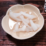 武蔵屋 - 玉ねぎの酢漬け