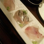 由比・焼津港から 地魚お造り盛り合わせ  胡椒鯛・太刀魚・すずき