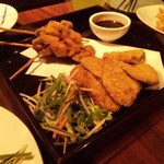 GRILL 炙之介 - 黒はんぺんのフライと鰹のへそフライ