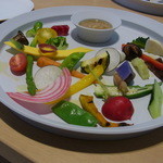 RISTORANTE chihiro - 税込み５４００円のランチコースはバーニャカウダーでスタート