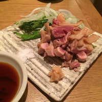 自家製粉石臼挽きうどん 青空blue 本店 - 但馬産 朝引きおやどりのタタキ