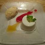 祇園迦陵 - 杏仁豆腐と白ゴマアイス フランボワーズとマンゴーソース
