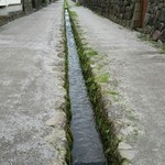 Aoi Rihatsukan Koubou Momo - 島原・武家屋敷跡を流れる湧水。