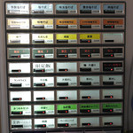 饗 くろ喜 - レギュラーメニューは塩そばと味噌そば。
      季節に合わせた限定メニューのクオリティも高い！