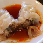 望陀餃子楼 - パカッと割ってみた　餃子