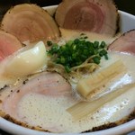 ラーメン家 みつ葉 - 鶏CHIKI塩チャーシュー大盛り950円