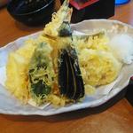 魚がし食堂 - 季節の天ぷら盛り合わせ