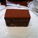 パパスカフェ - 栗入りチョコレートケーキ