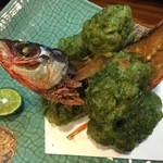 まるさ - グルクンのアーサー唐揚げです。