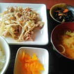 Tango - 豚肉の塩ダレ炒め定食780円