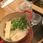 茶鍋カフェ kagurazaka saryo - 鳥と焼き餅の湯葉茶鍋  うどん