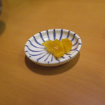 まことうどん - たくあん