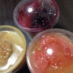 欧風カレー工房チロル - ・ブルーベリー・黒蜜きな粉の杏仁豆腐・グレープフルーツのレアチーズ
      