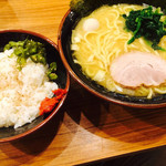 町田商店 - ラーメンとライス