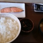 すき家 - 鮭朝食  ￥390