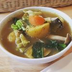 神人秀菜 - かすかなカレー風味が絶妙な味のバランスを醸し出す野菜スープ！