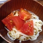 あんろ亭 - トマトが乗ったうどん