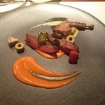 NOUVE - 仔鳩のソテー　パプリカのムースとスパイスのマリネ