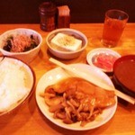 瀧元 - 煮魚（鰈）950円　ご飯・味噌汁　お替り無料