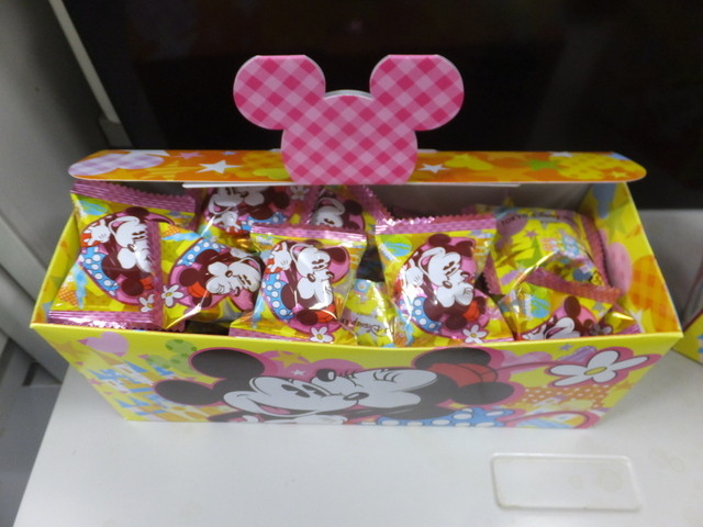 ミッキーとミニーのバブルインチョコレートは味もよい By Legume ワールドバザール コンフェクショナリー 東京ディズニーランド内 東京 ディズニーランド ステーション その他 食べログ