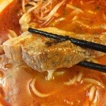 辛口肉ソバ ひるドラ - 12ミリの厚み