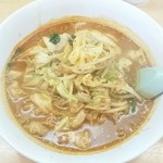 中華料理　好 - 野菜たっぷりホルモンラーメン　800円