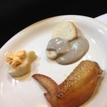 山猫軒 - 手羽先のすもーきロースト、サーマーリュフとマッシュルームのペーストノクロステイーニ