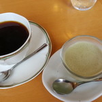 ランチ・カフェ 舎和 - ランチのコーヒーとデザート