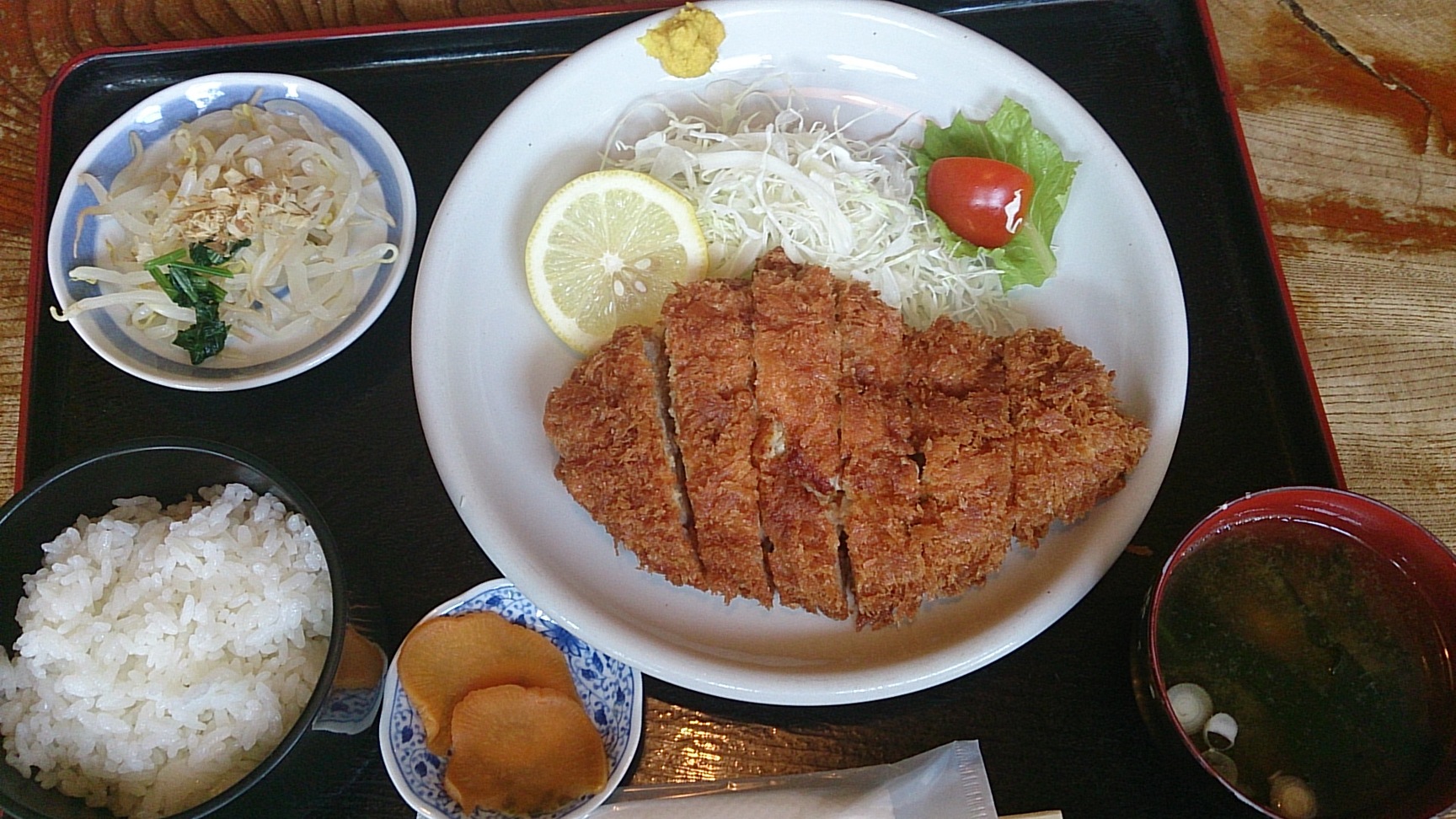 欣泉 - 駒ケ嶺/食堂 | 食べログ 欣泉 (駒ケ嶺/食堂)